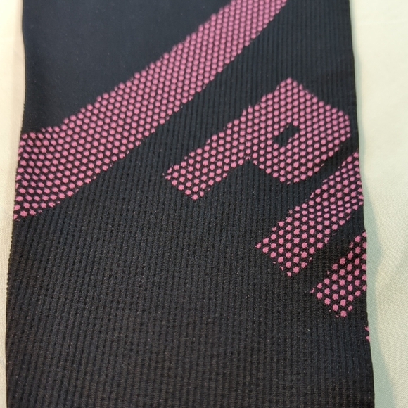 Victoria's Secret Black and Pink Yoga Pants, New With Tags!!! Amazing Butt!!!! - Picture 4 of 11